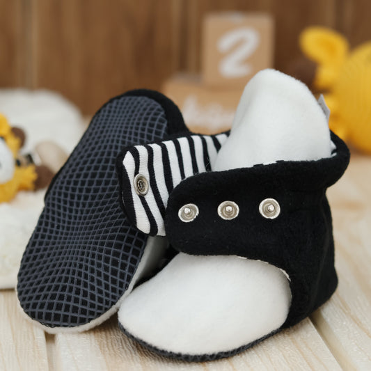 Anti-Slip Sole, Fleece Baby Booties, Newborn Home Booties, Sweat Proof Organic Cotton Lining, Black White